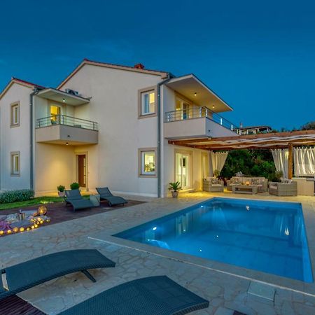 Villa Gellia Ugljan Exteriör bild